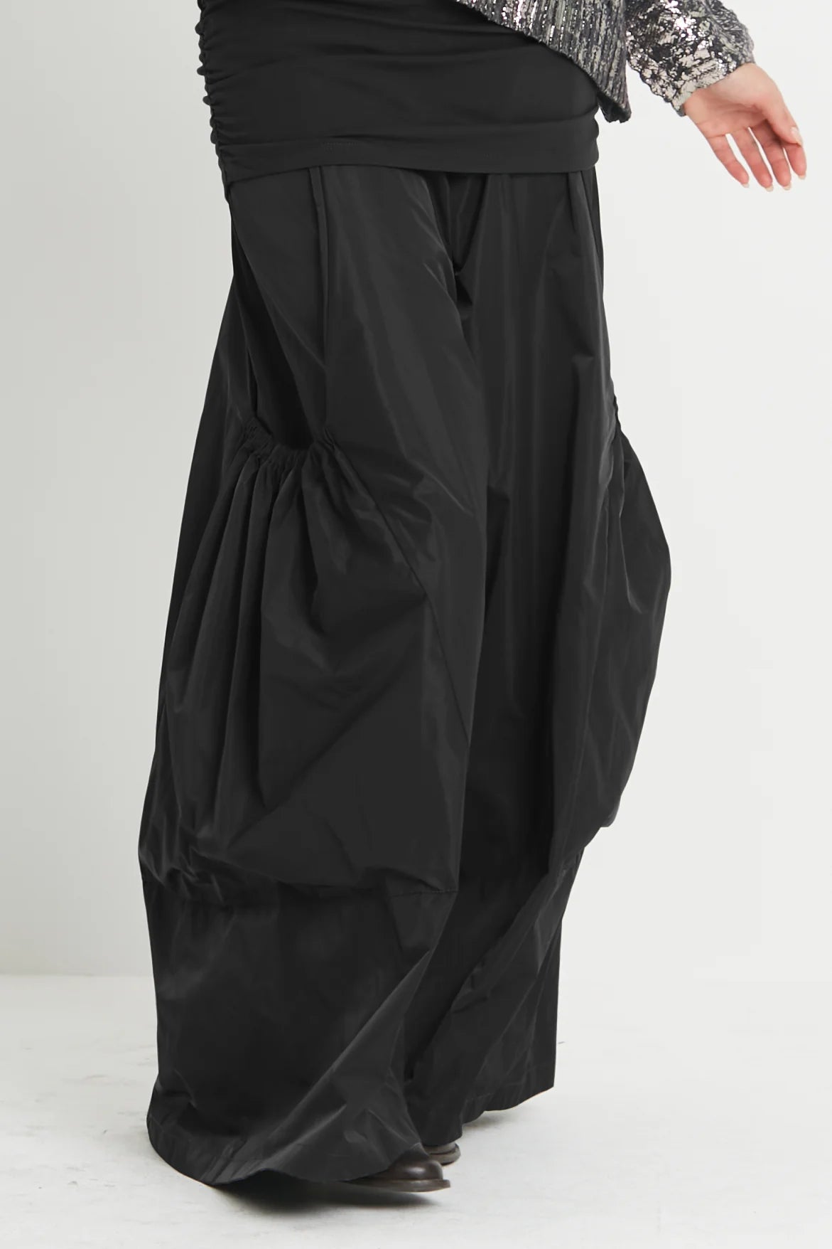 Planet Big Pocket Pants - Black