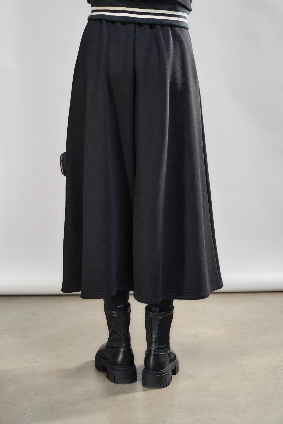 NY 77 Cleone Skirt - Black